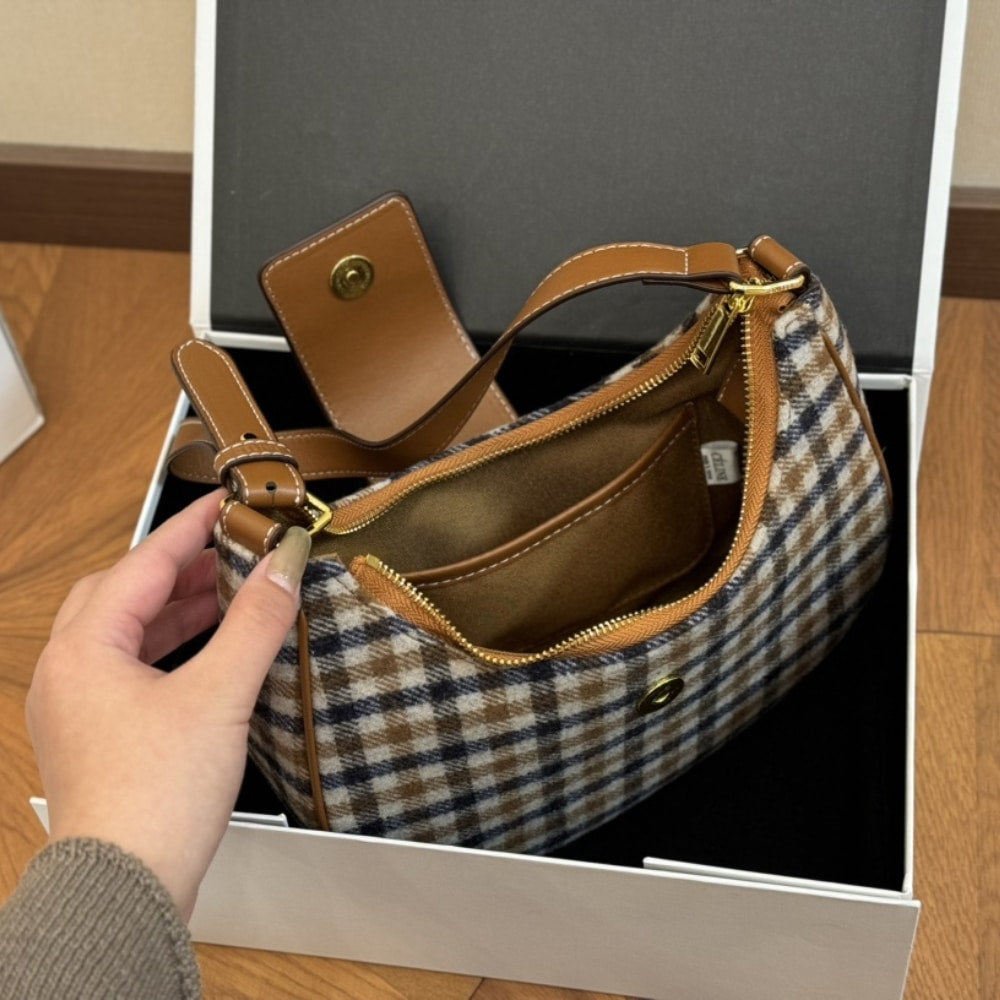 Celine Ava Triomphe Bag In Tartan Textile 24Cm 114492FYD 14ML