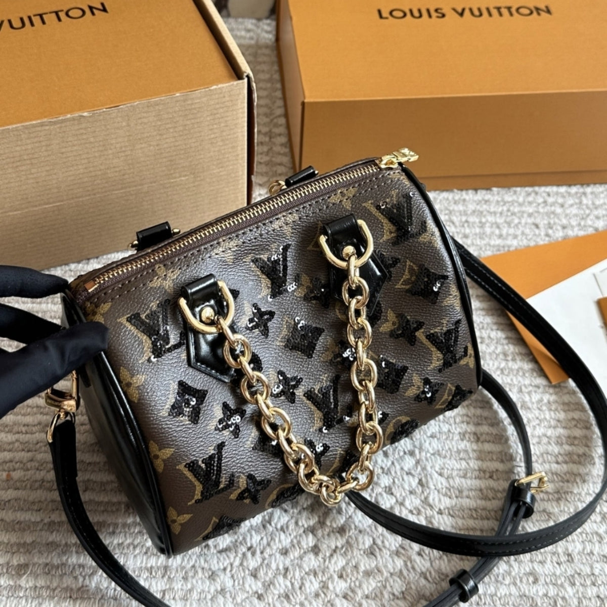 Louis Vuitton Speedy Bandouliere 20 Monogram Canvas Brown 20Cm M26314