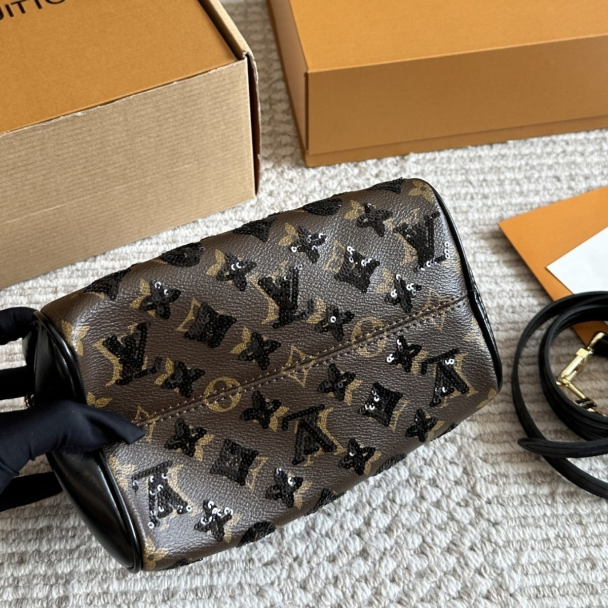 Louis Vuitton Speedy Bandouliere 20 Monogram Canvas Brown 20Cm M26314
