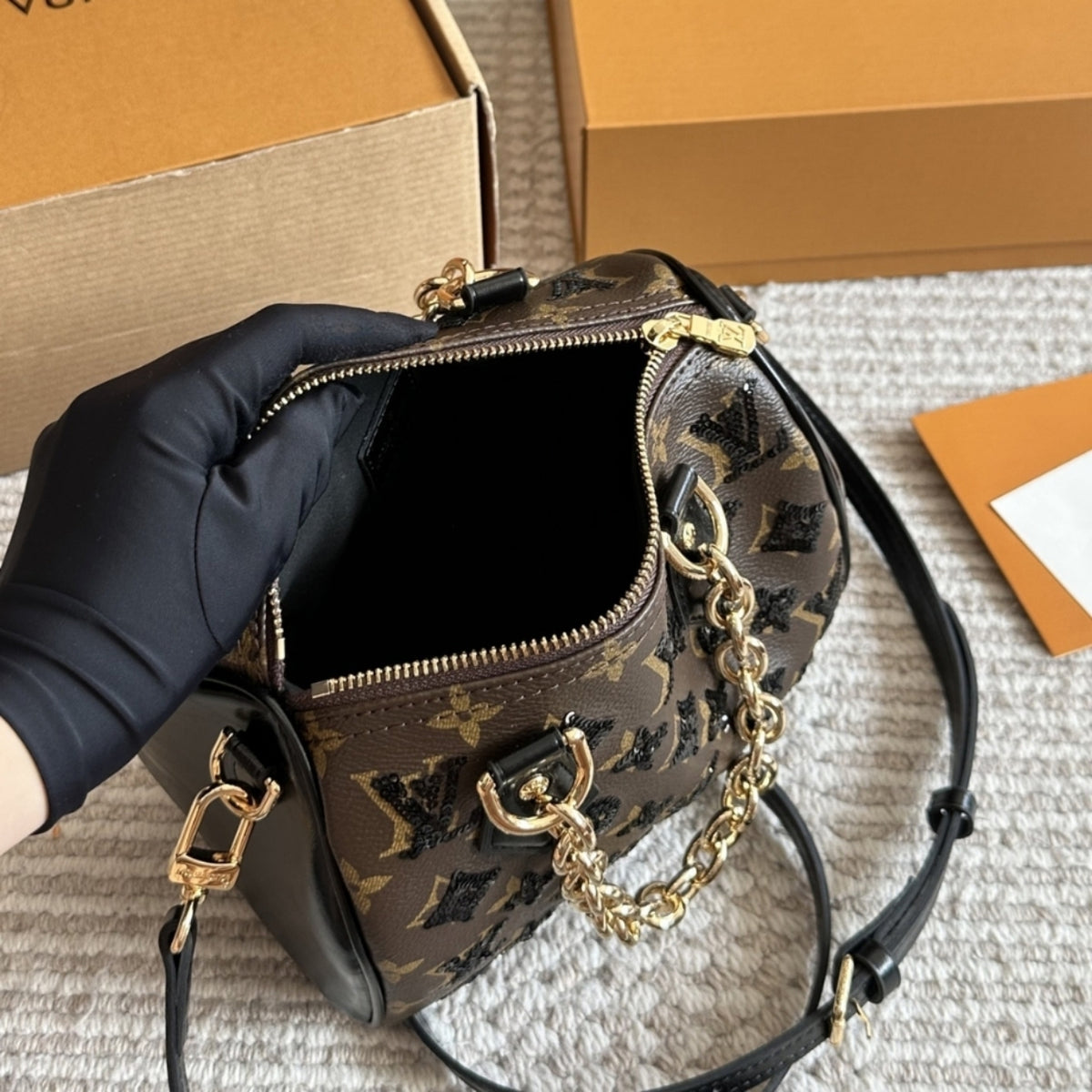 Louis Vuitton Speedy Bandouliere 20 Monogram Canvas Brown 20Cm M26314