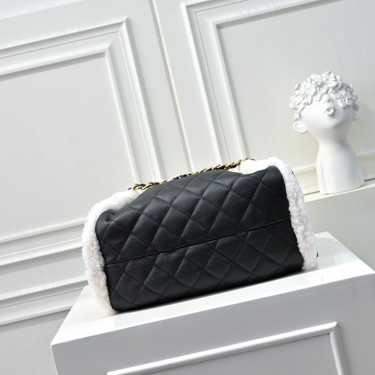Mirror Quality – Chanel 25 Small Handbag Gold Tone Metal Black And White 26Cm AS5293 B22309 U4139