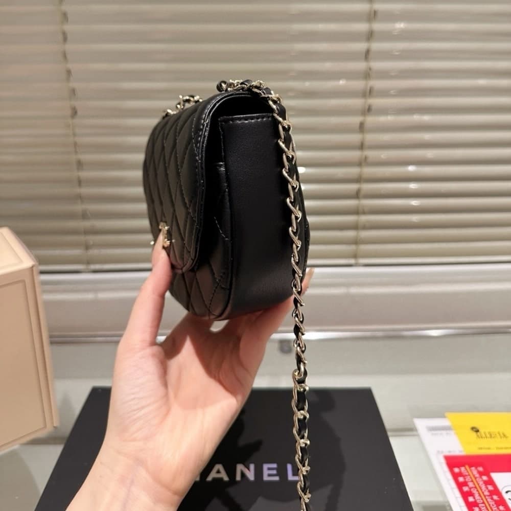 Chanel 25C Classic Clutch With Chain Black 16Cm