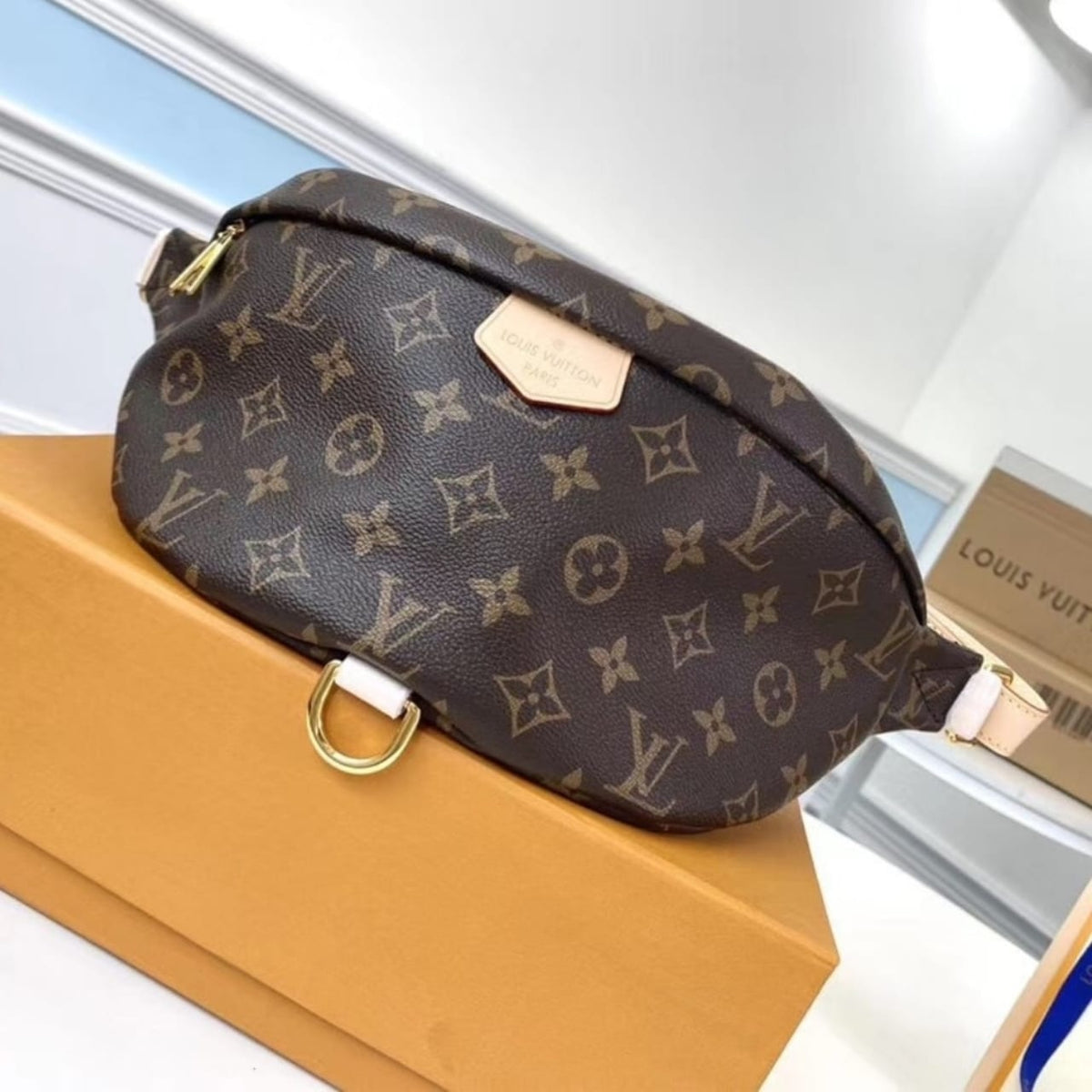 Mirror Quality – Louis Vuitton Bumbag Monogram Canvas Brown 37Cm M43644