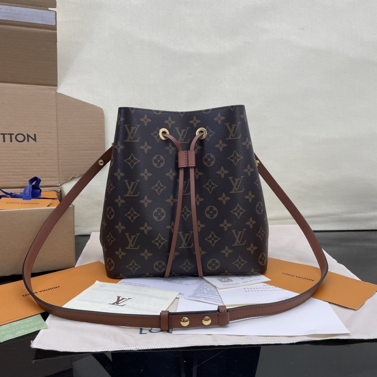 Mirror Quality – Louis Vuitton NéoNoé MM Bag Brown 26Cm M44887