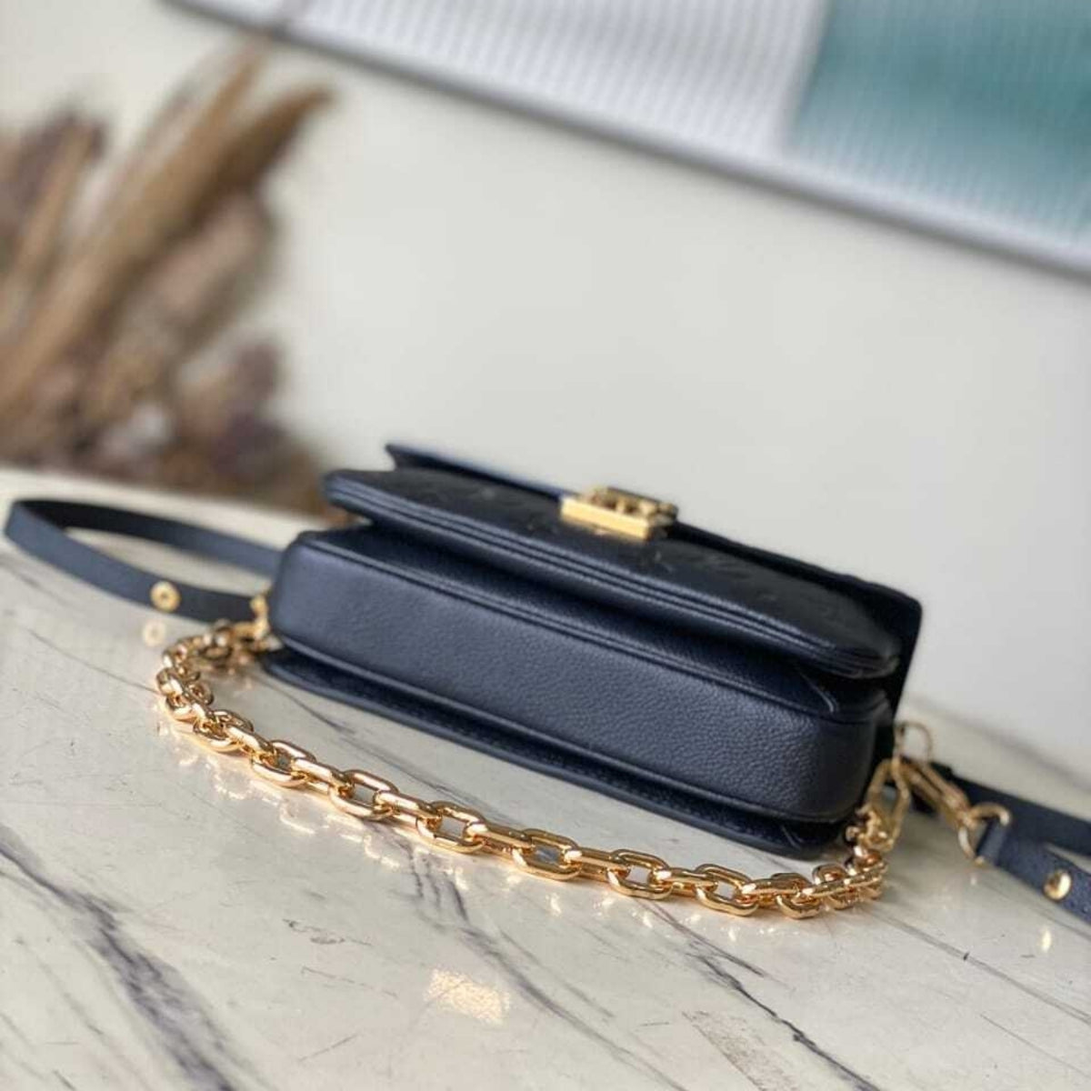 Mirror Quality – Louis Vuitton Pochette Métis East West Bag Black 21Cm M46595