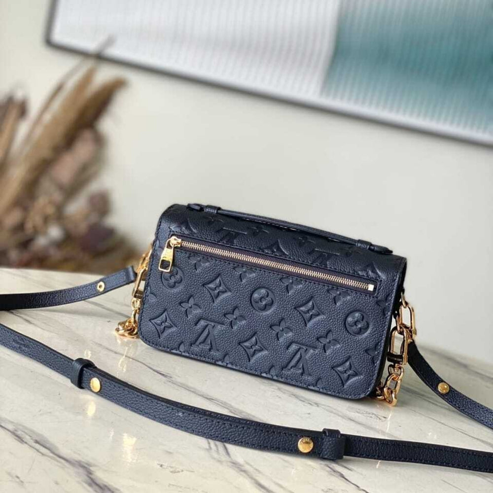 Mirror Quality – Louis Vuitton Pochette Métis East West Bag Black 21Cm M46595