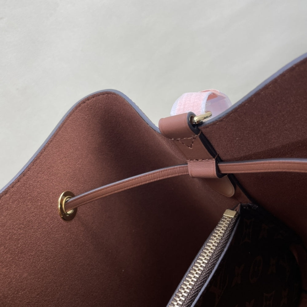 Mirror Quality – Louis Vuitton NéoNoé MM Bag Brown 26Cm M44887