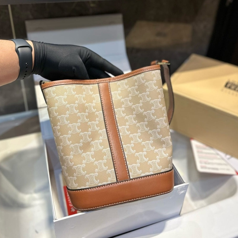 Celine Small Bucket In Triomphe Canvas 22cm 191442FLC02GR