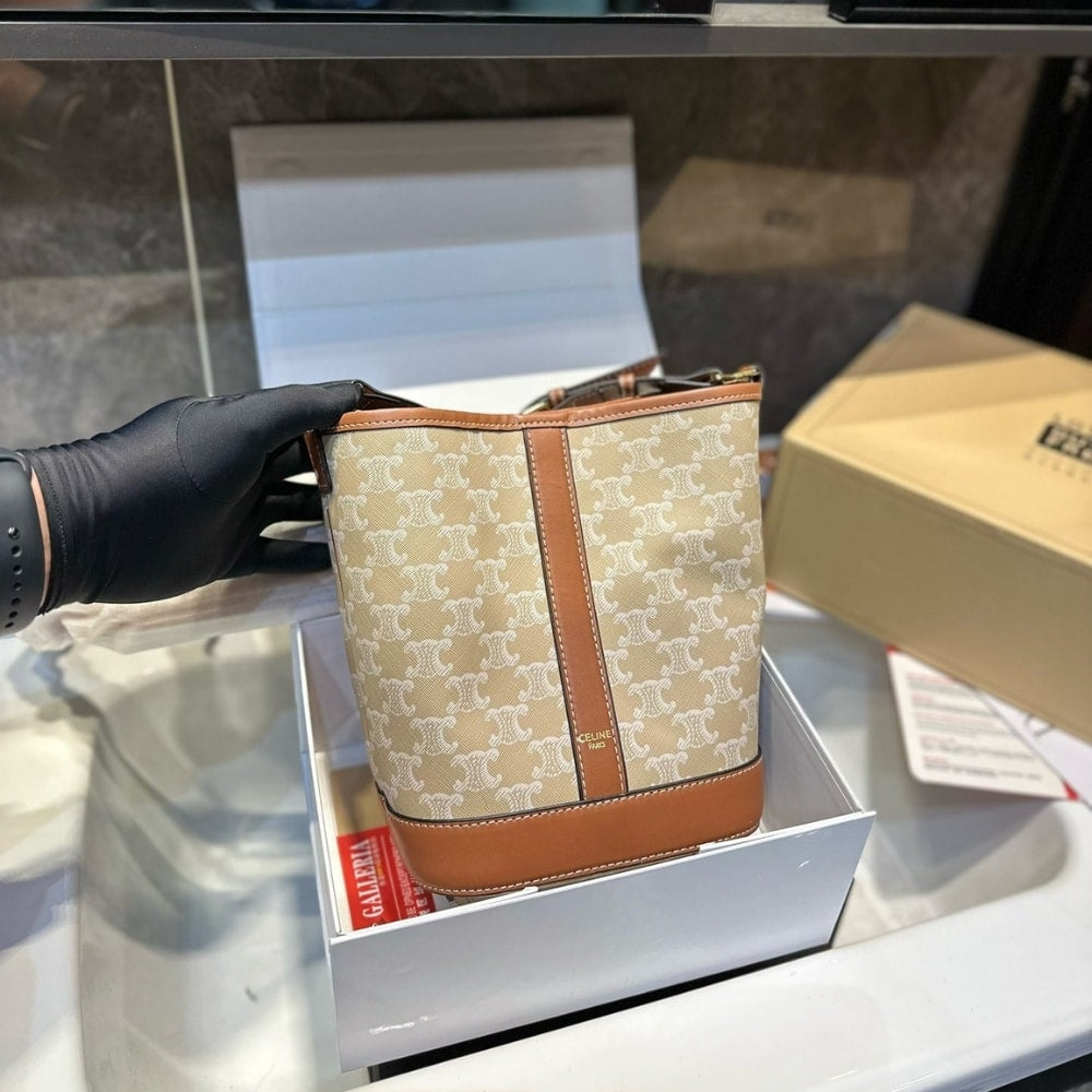 Celine Small Bucket In Triomphe Canvas 22cm 191442FLC02GR