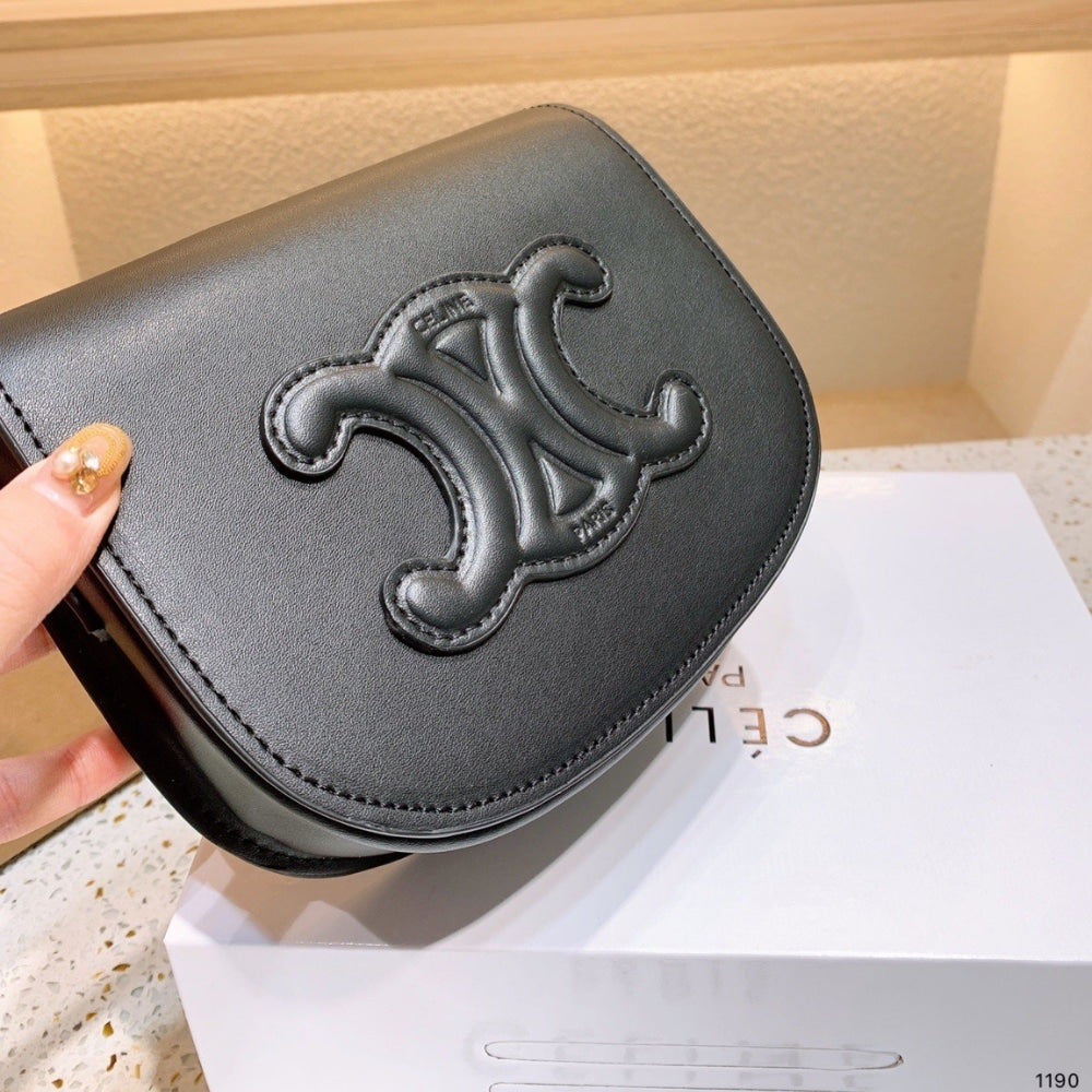 Celine Folco Cuir Triomphe In Smooth Leather 18cm 198263DU338NO