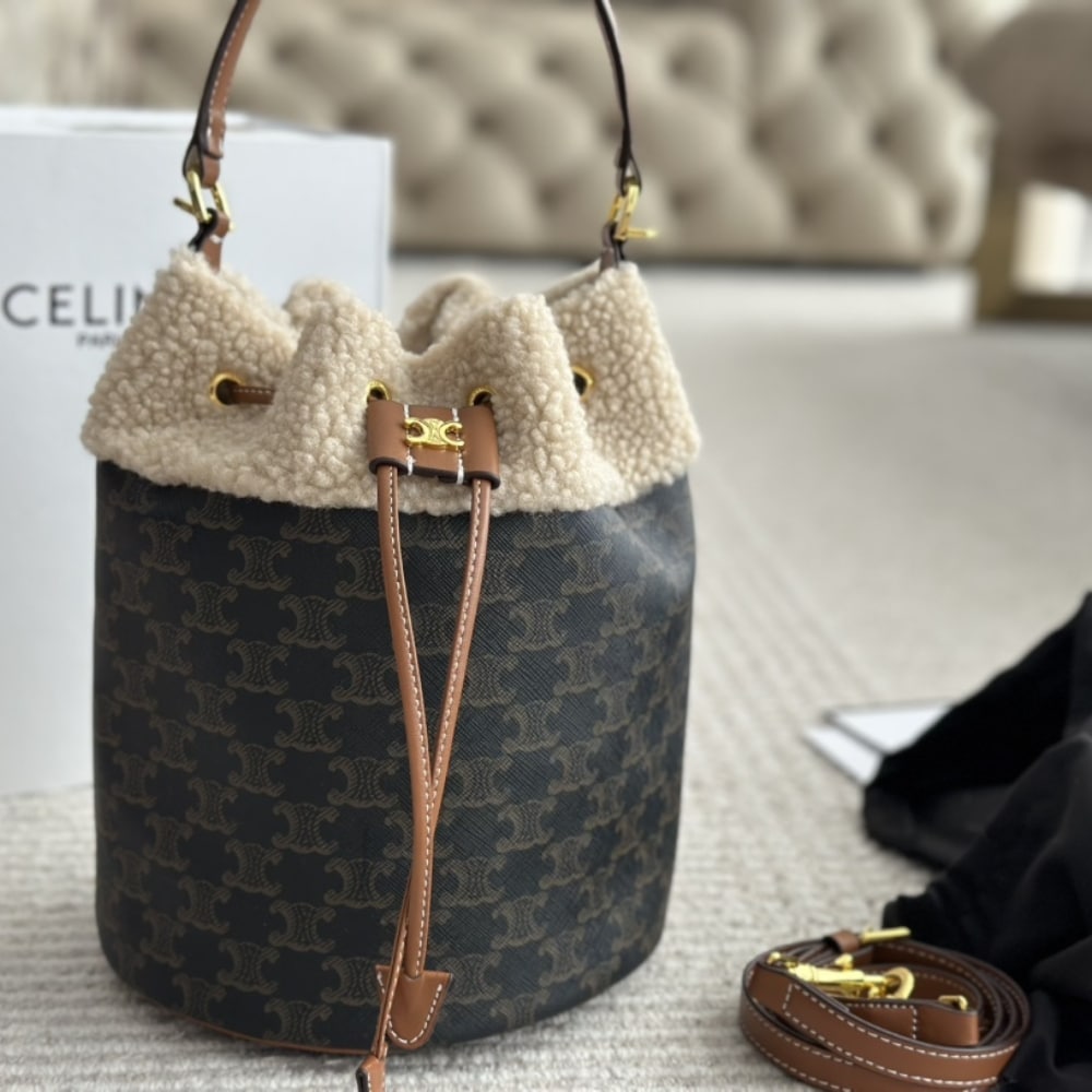 Celine Clara Bag In Triomphe Natural 20cm 116882GH3 03TV