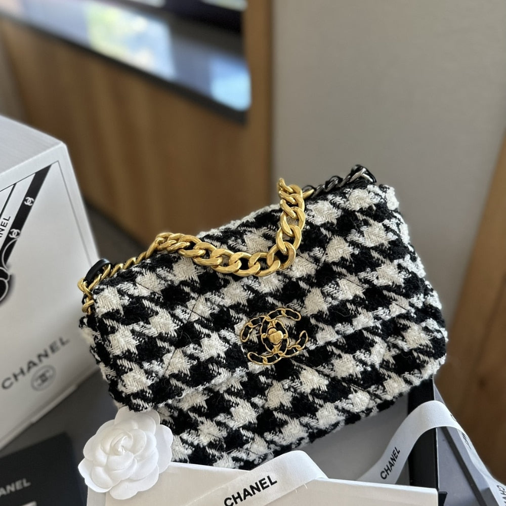 Chanel 19 Bag Tweed White And Black 26cm