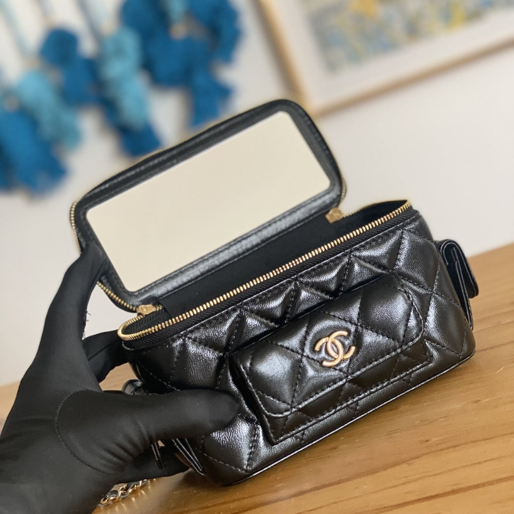 Chanel 22K Small Vanity Case With Pockets In Black 17cm