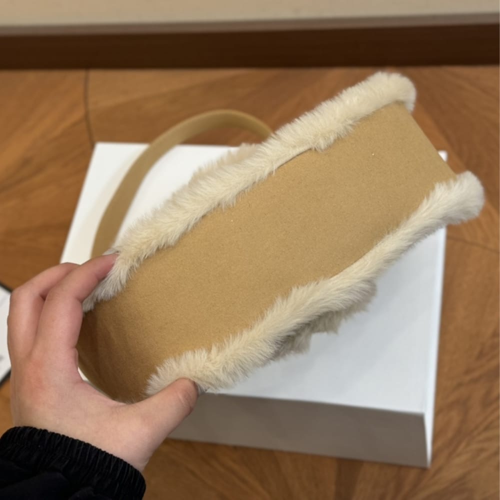 Celine Medium Ava Triomphe Bag In Natural 24cm 114493FYC 02VG