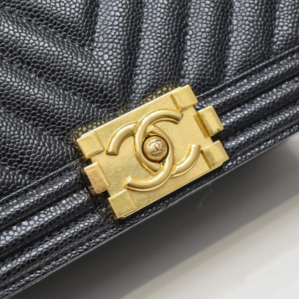 Chanel Boy Chevron Medium Handbag Black In Gold 25cm