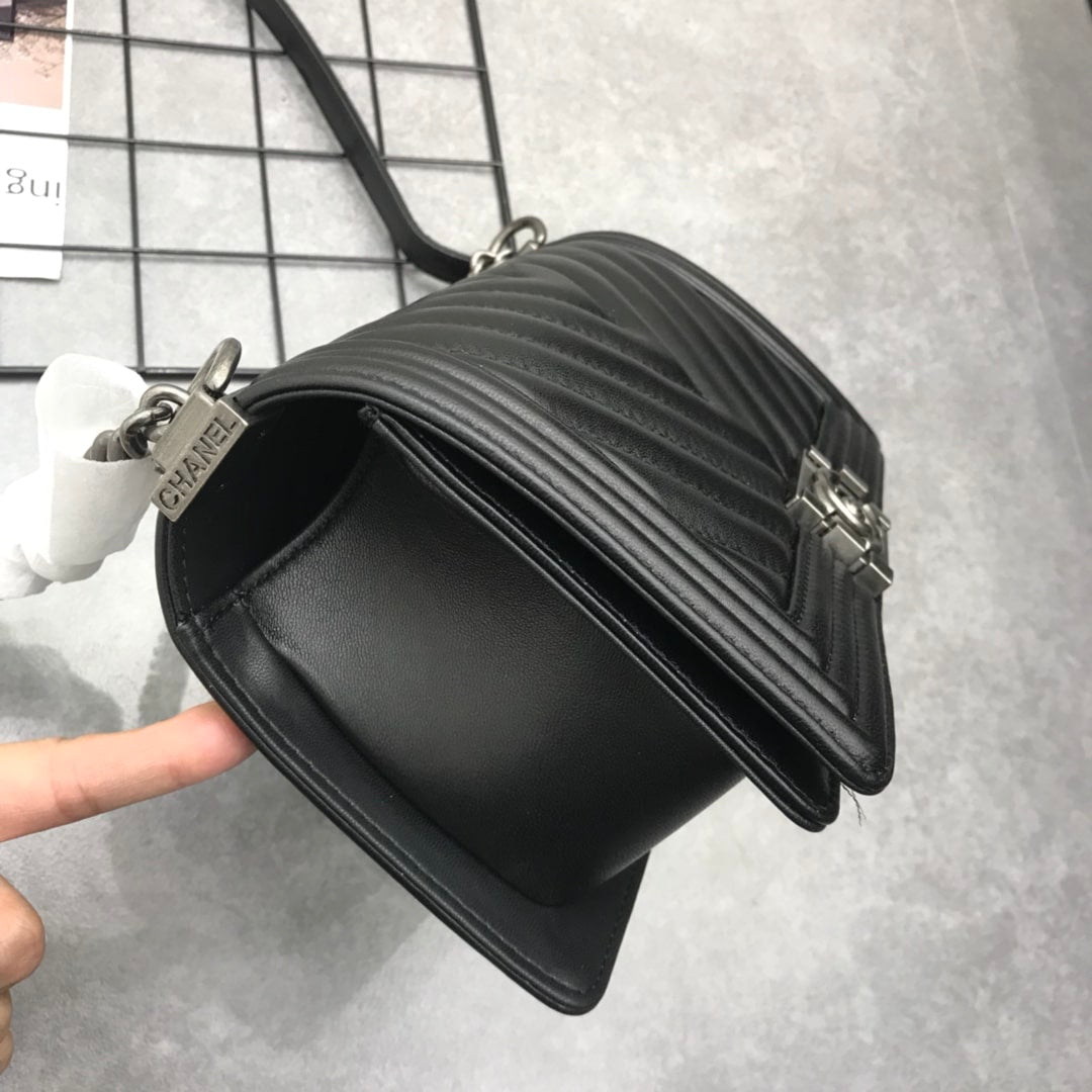 Chanel Boy Chevron Medium Handbag In Silver Black 25cm