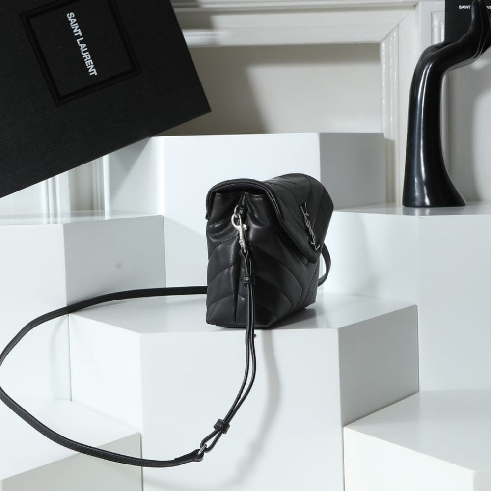 Saint Laurent Loulou Small Black 20cm 494699DV7271000