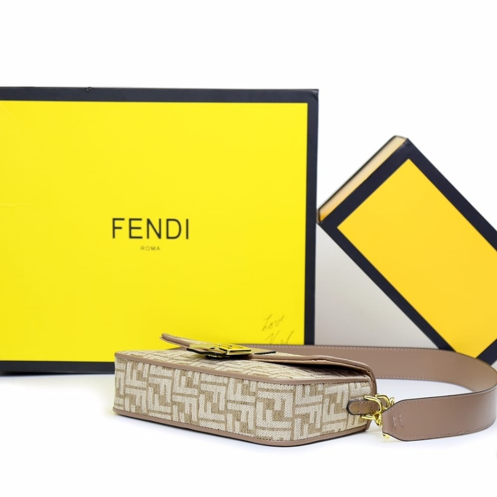 Fendi Baguette Bag Beige 27cm FENXT98SGRYLLLLL00