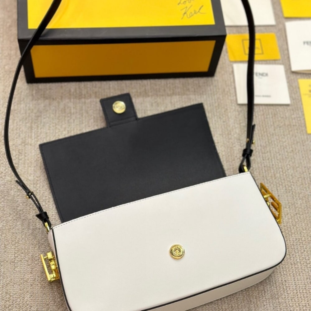 Fendi Baguette Bag White 26cm 8BR821APKOF1NZ3
