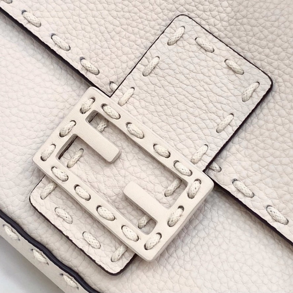 Fendi Baguette White Selleria 27cm 8BR600ARBBF1JBP
