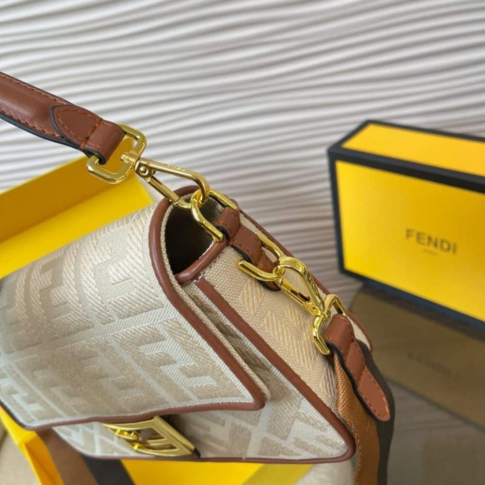 Fendi Baguette Natural Straw Bag With FF Embroidery Beige 26cm 8BR600AP4MF1LMP