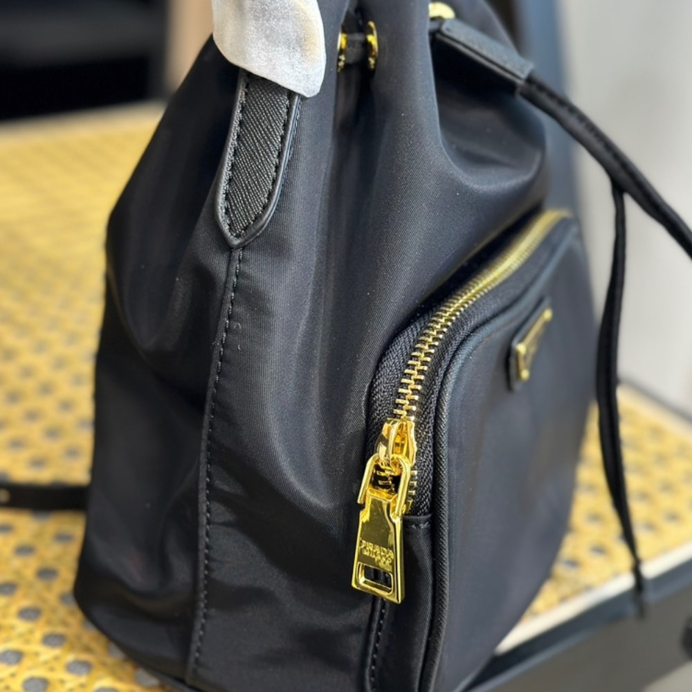 Prada Duet Re Nylon Bucket Bag Black 18Cm 1BH038 RV44 F0002 V UOP