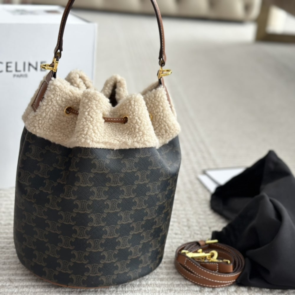 Celine Clara Bag In Triomphe Natural 20cm 116882GH3 03TV
