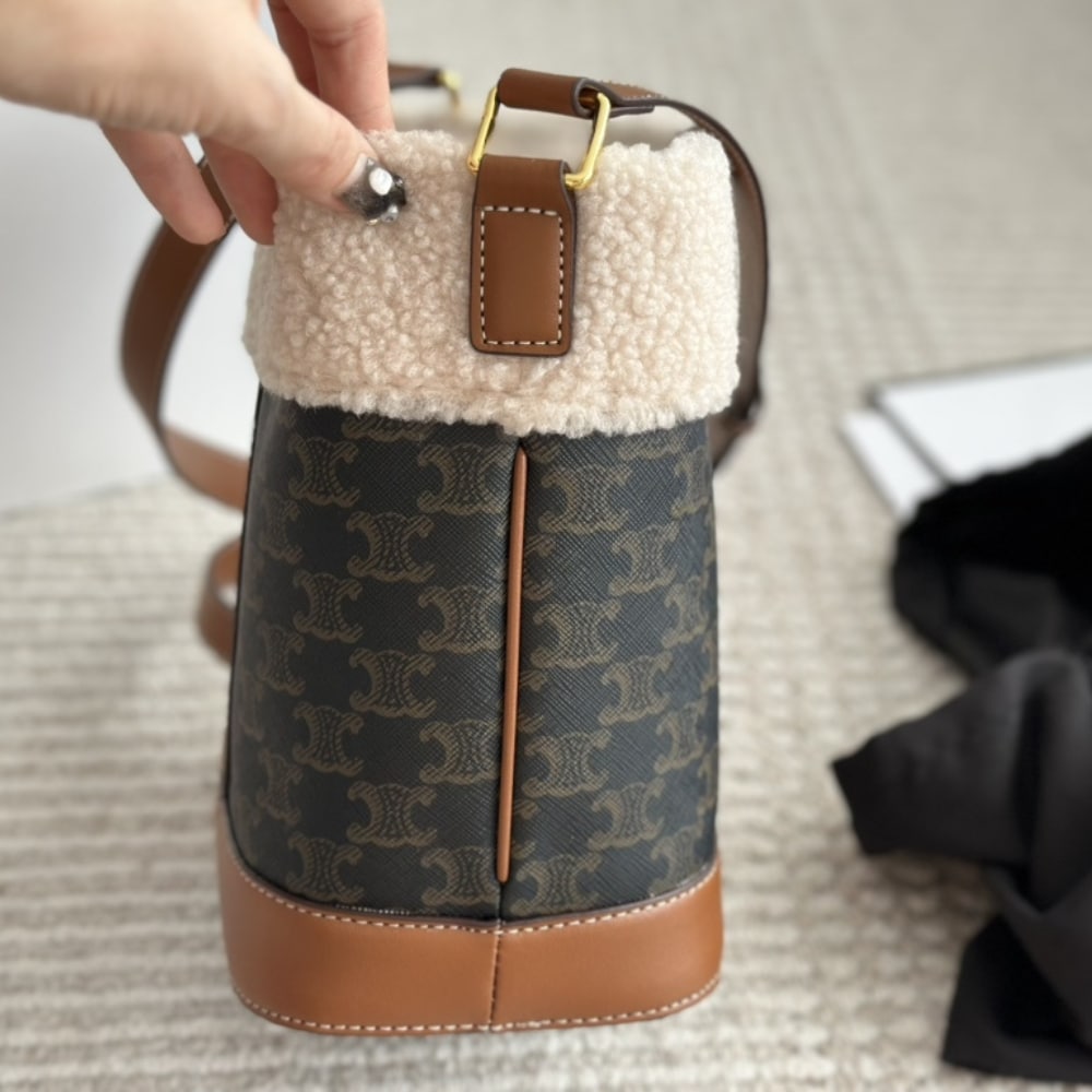 Celine Small Bucket Bag In Triomphe Tan 20cm 191442GH2 03TV