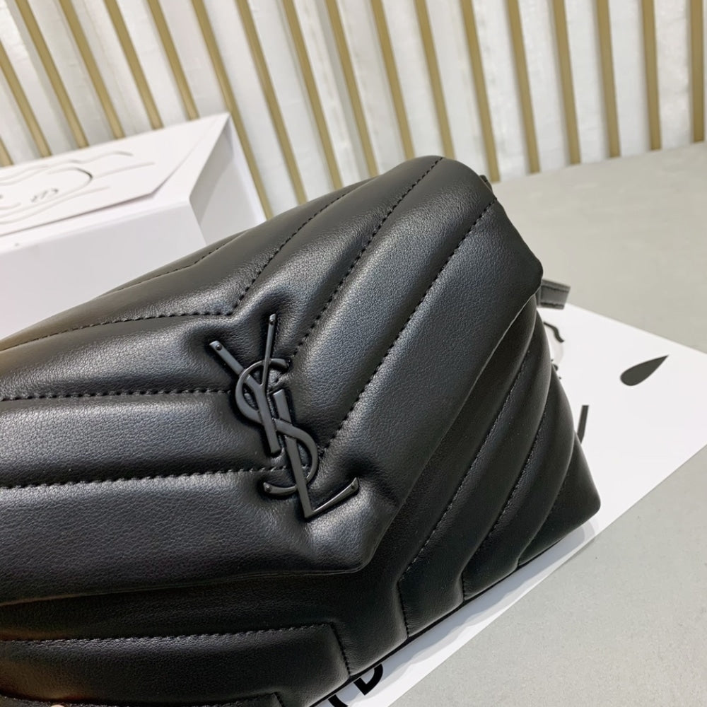 Saint Laurent Toy Loulou Black 20Cm 678401DV7081000