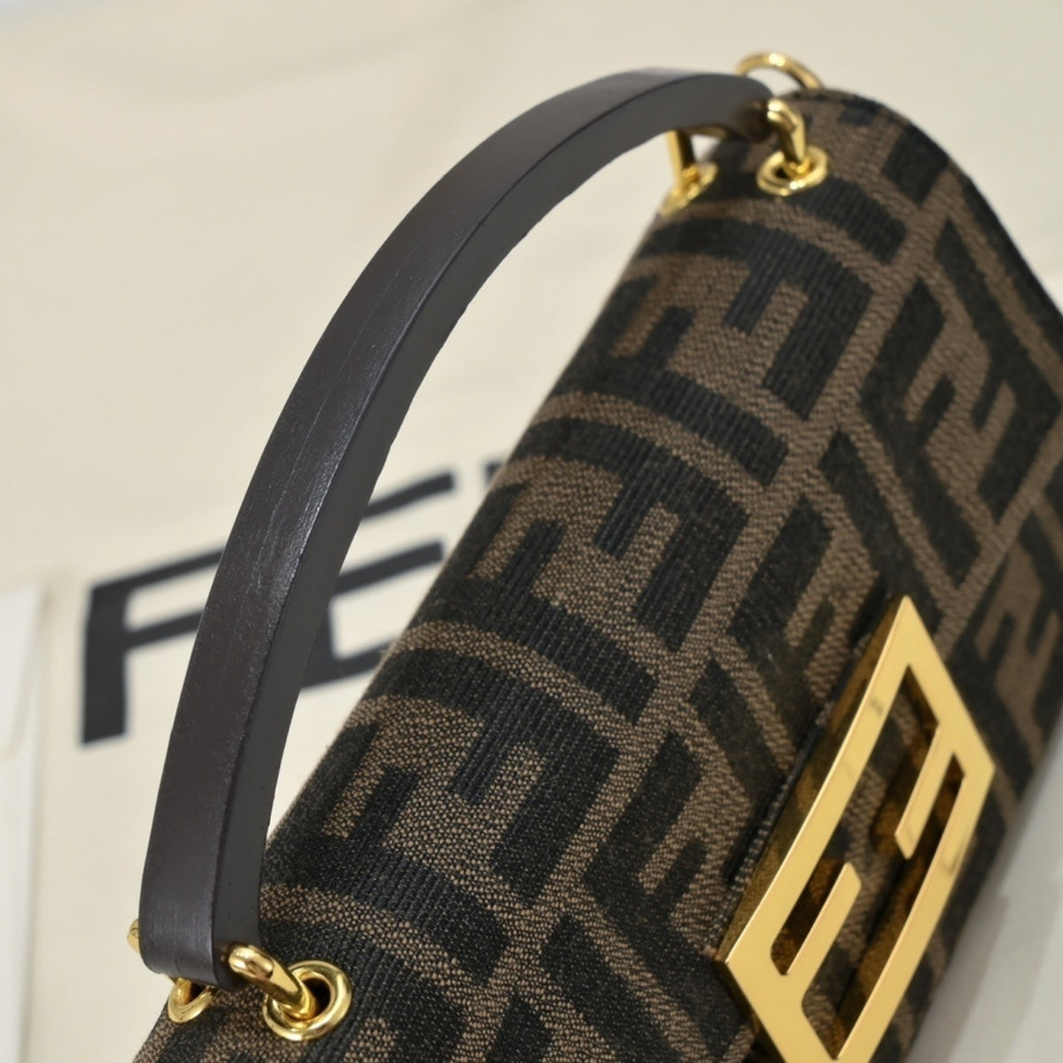 Fendi Baguette Phone Pouch Bag Brown 19Cm 7AS142AP9LF19TA