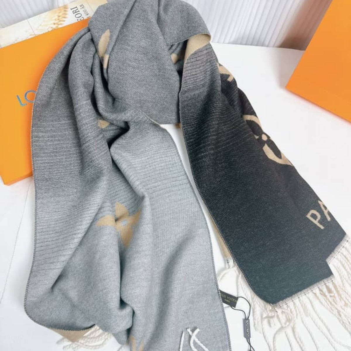 Louis Vuitton Gradient Shawl Black Grey 190Cm