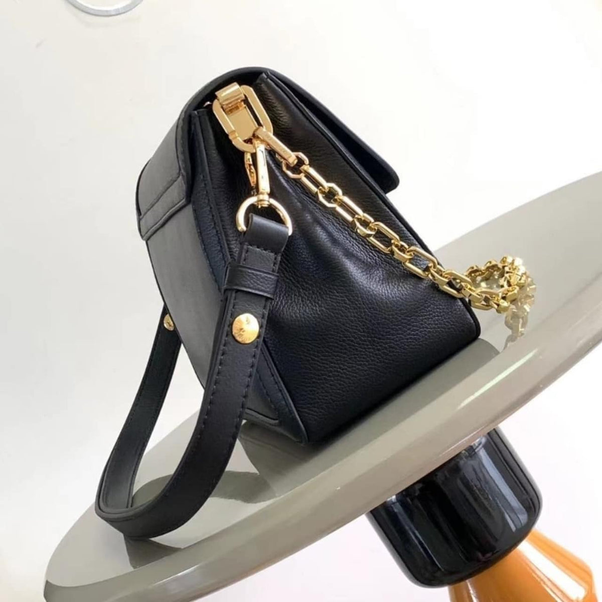Mirror Quality – Louis Vuitton Dauphine Soft MM Bag Black 24Cm M25209