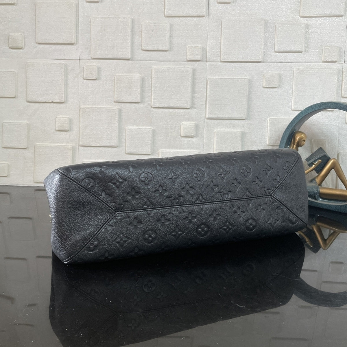 Mirror Quality – Louis Vuitton Anytime MM Bag Black 42Cm M14324