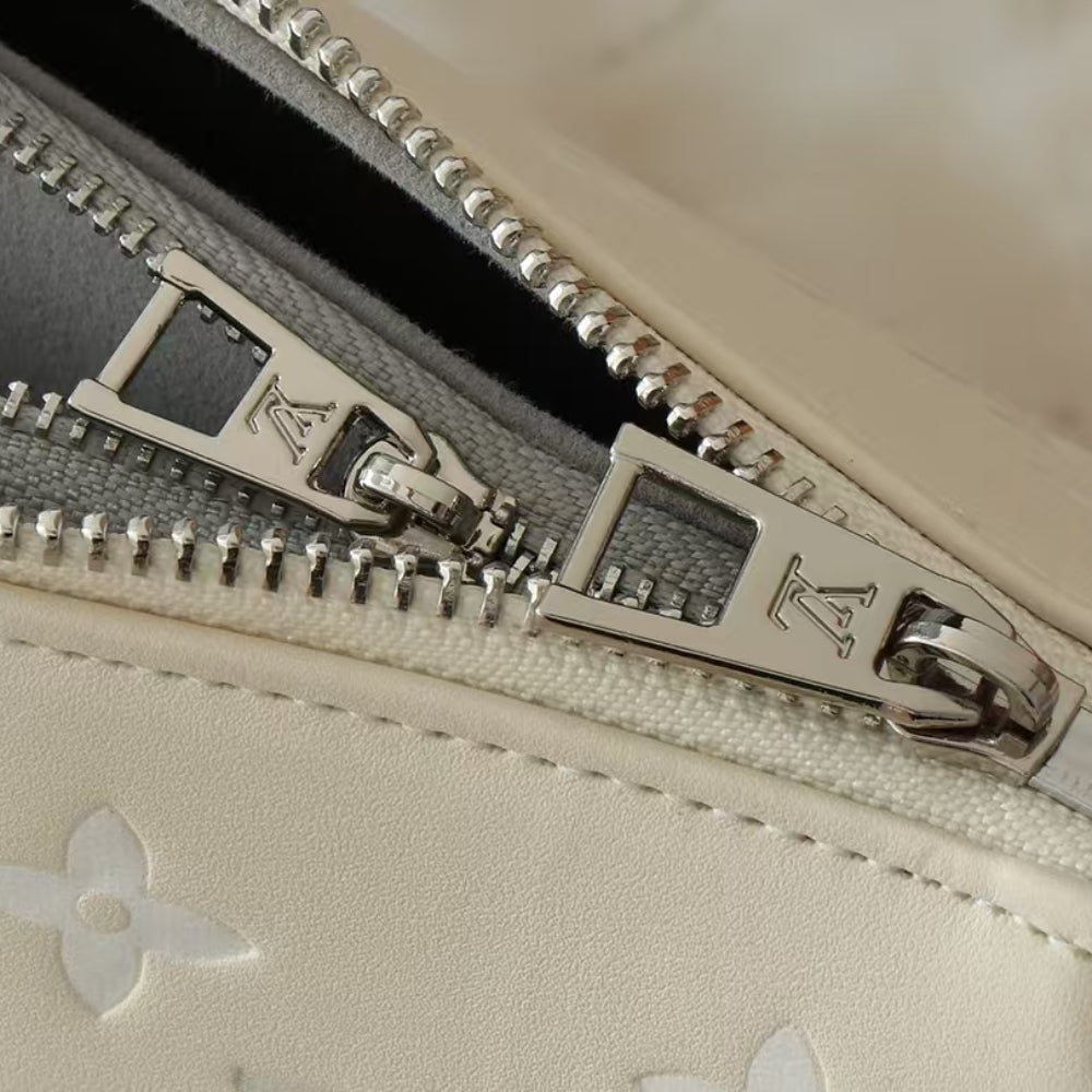 Louis Vuitton Coussin PM Bag Cream 26cm M11986