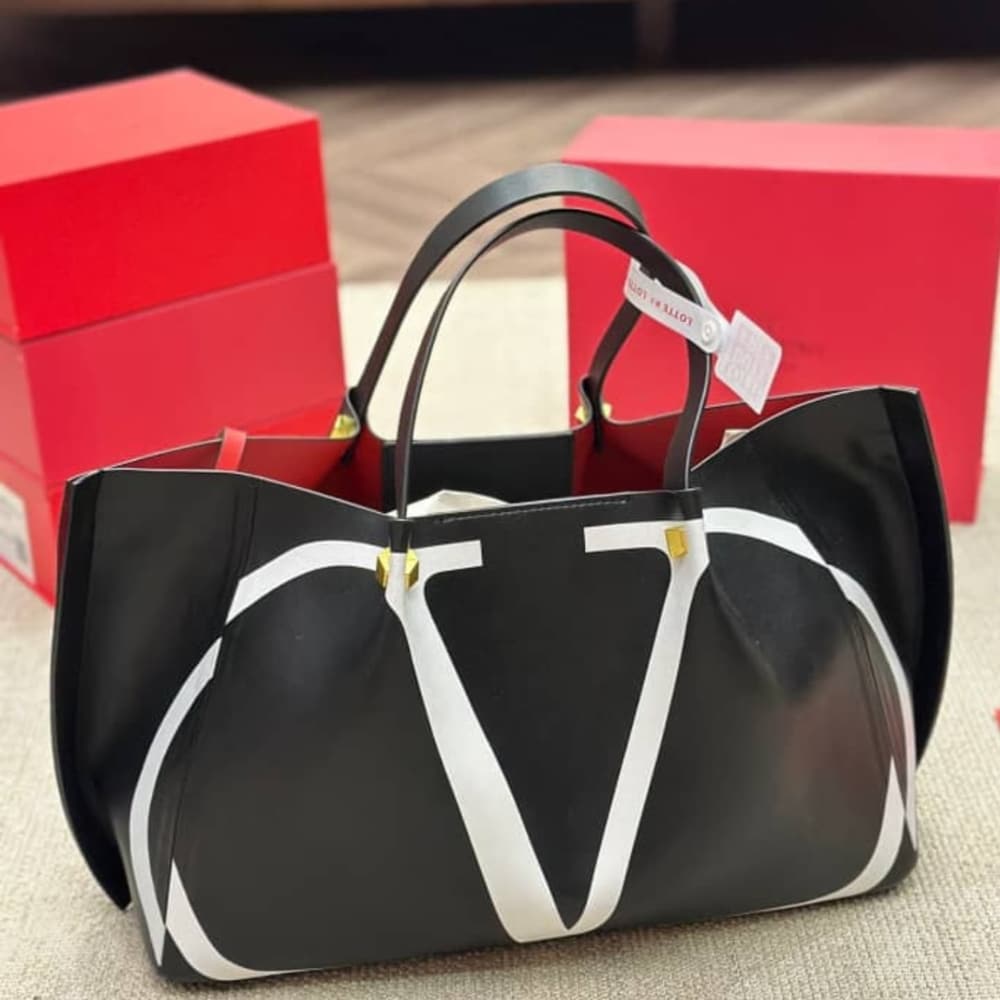 Valentino Garavani Vlogo Escape Tote Bag Black 38cm