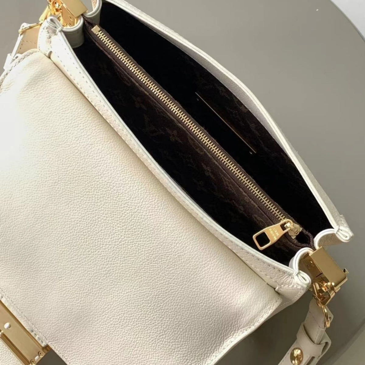 Mirror Quality – Louis Vuitton Dauphine Soft MM Bag White 24Cm M25050
