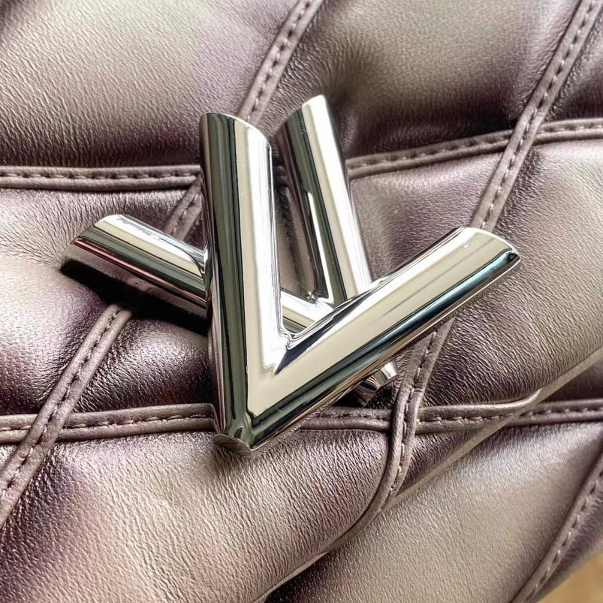 Mirror Quality – Louis Vuitton GO-14 MM Bag Taupe 23cm