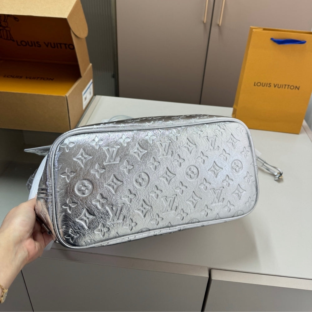 Louis Vuitton Neverfull MM Monogram Miroir Silver 31Cm