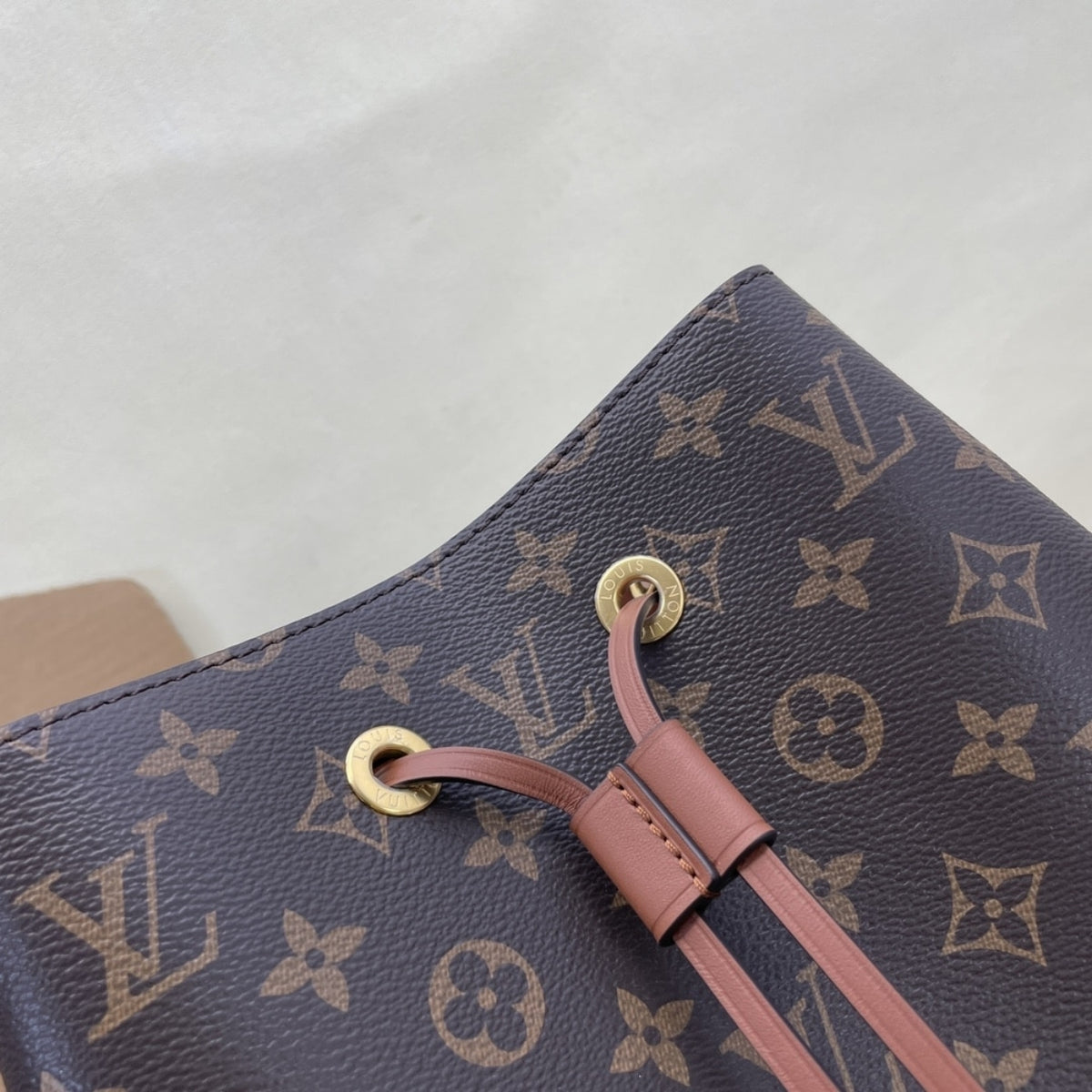 Mirror Quality –  Louis Vuitton NéoNoé MM Bag Brown 26Cm M44887