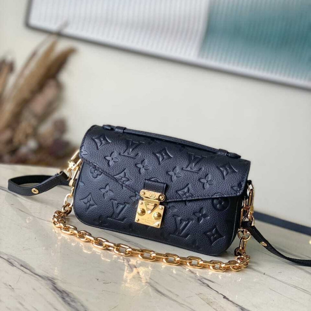 Mirror Quality – Louis Vuitton Pochette Métis East West Bag Black 21Cm M46595