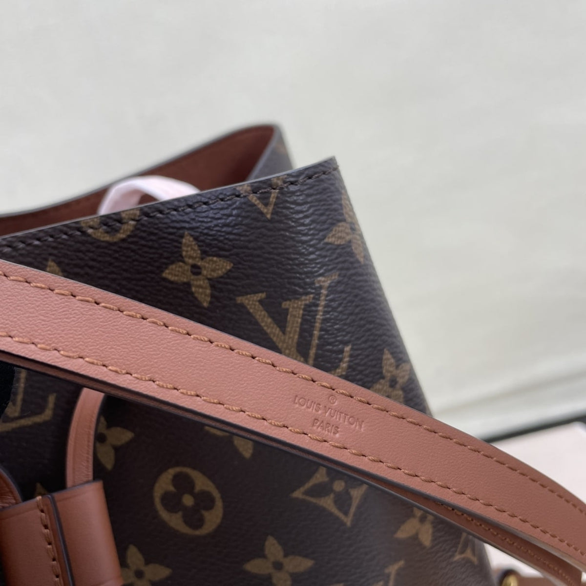 Mirror Quality –  Louis Vuitton NéoNoé MM Bag Brown 26Cm M44887