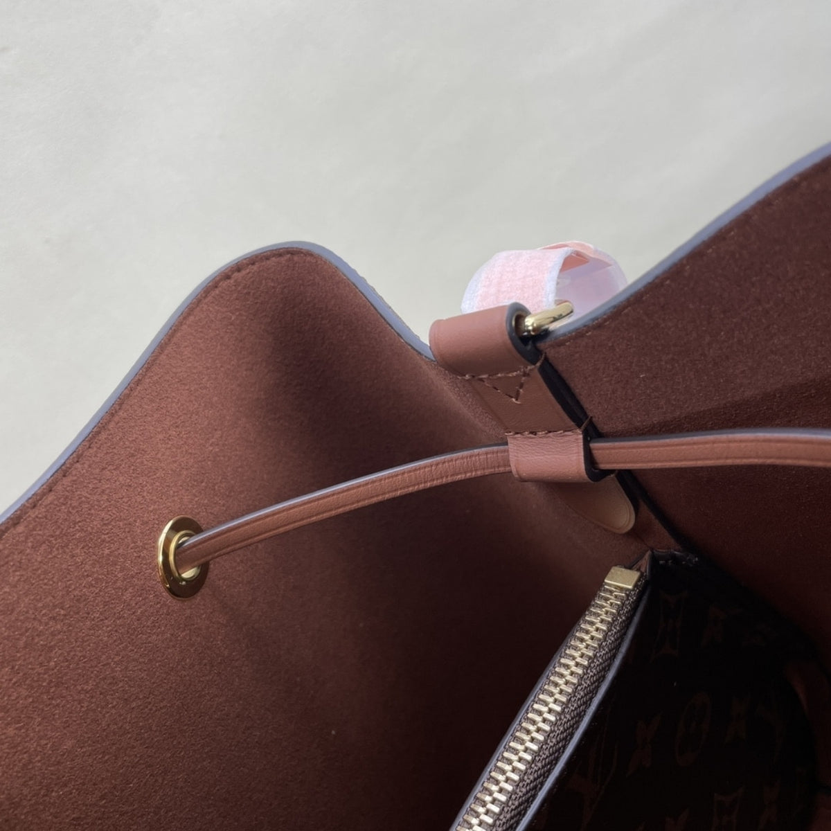 Mirror Quality –  Louis Vuitton NéoNoé MM Bag Brown 26Cm M44887