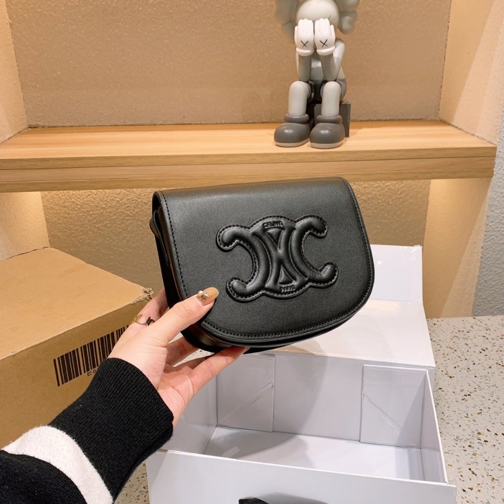 Celine Folco Cuir Triomphe In Smooth Leather 18cm 198263DU338NO