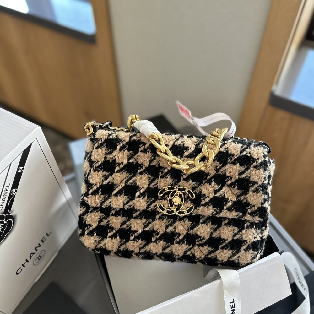 Chanel 19 Bag Tweed Beige And Black 26cm