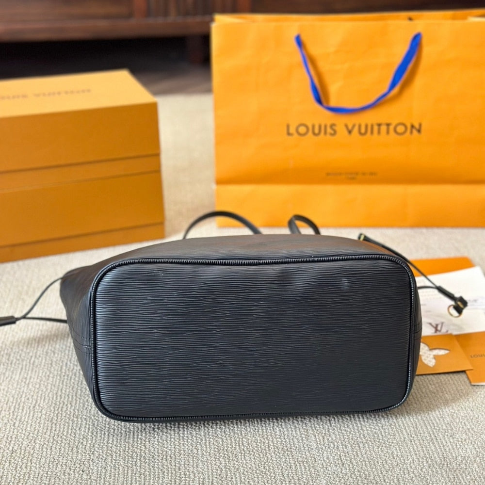 Louis Vuitton Neverfull MM Epi Leather Black 32cm M11930