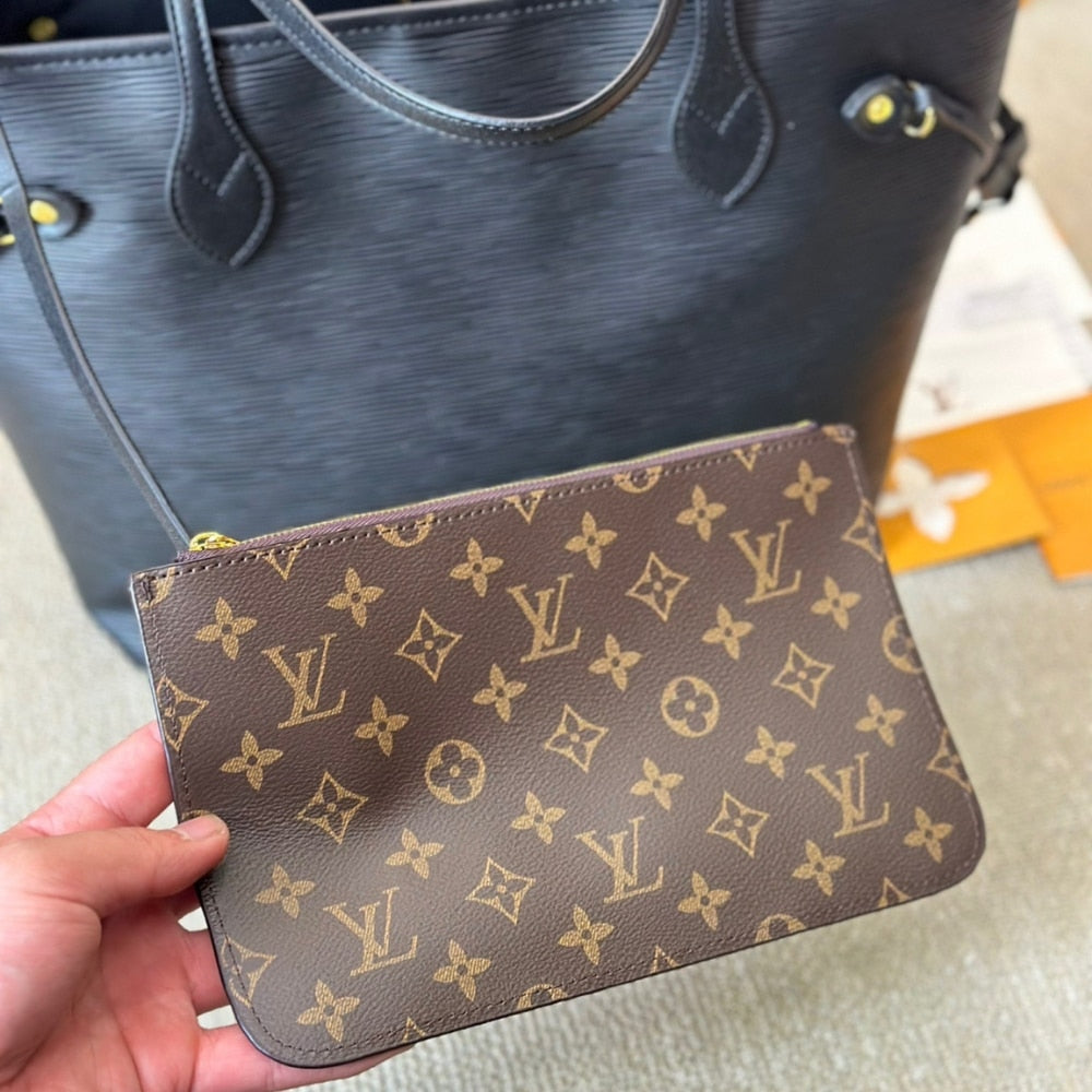 Louis Vuitton Neverfull MM Epi Leather Black 32cm M11930