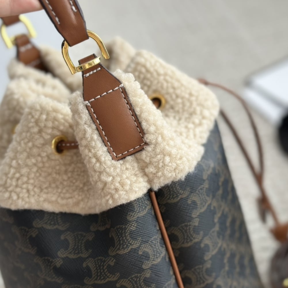 Celine Clara Bag In Triomphe Natural 20cm 116882GH3 03TV