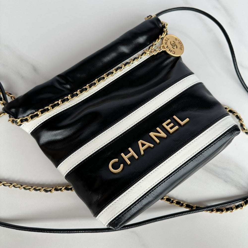 Chanel 22 Mini Hand Bag Black And White 20cm