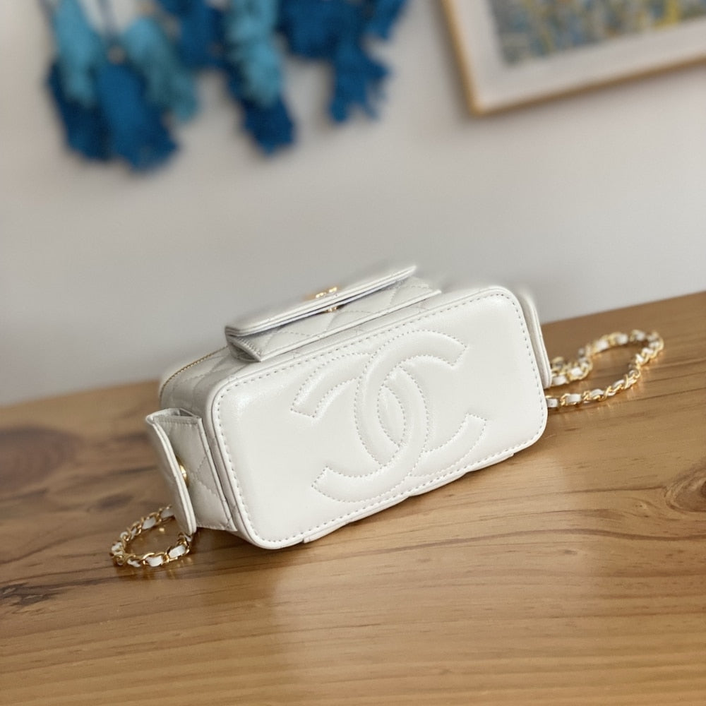 Chanel 22K Small Vanity Case With Pockets In White 17cm
