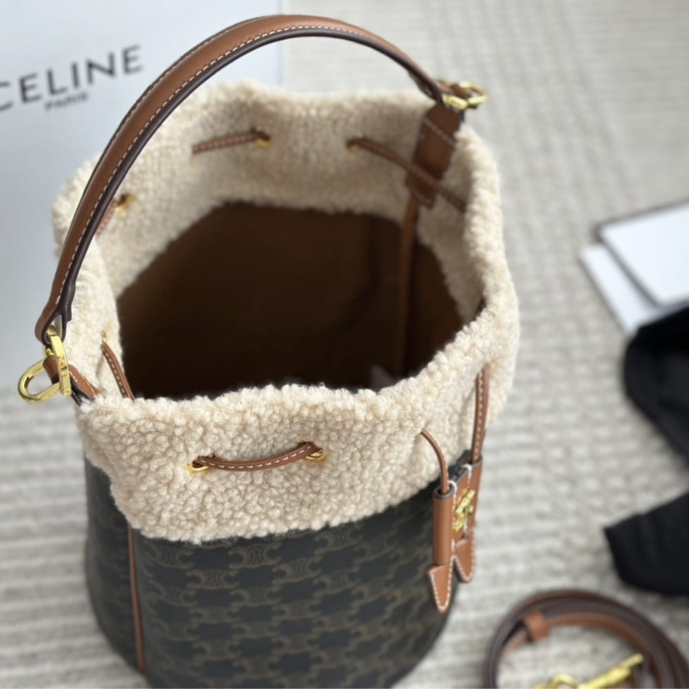 Celine Clara Bag In Triomphe Natural 20cm 116882GH3 03TV
